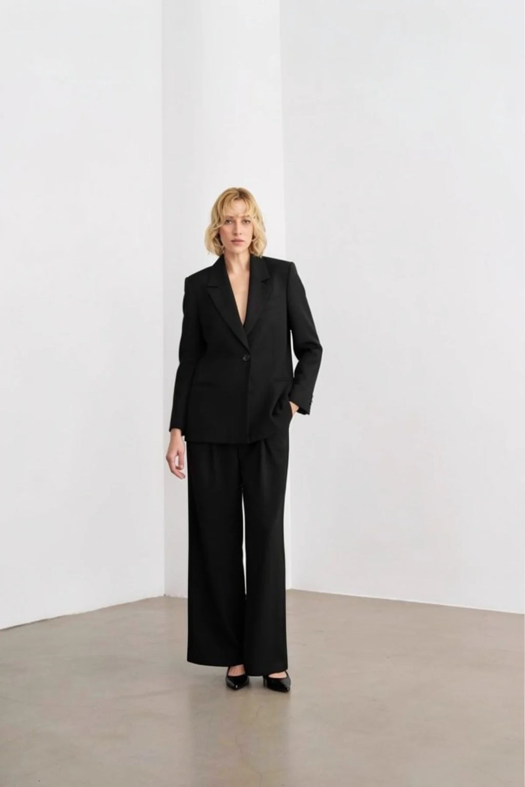 Black Oversized Suit – Backless Blazer