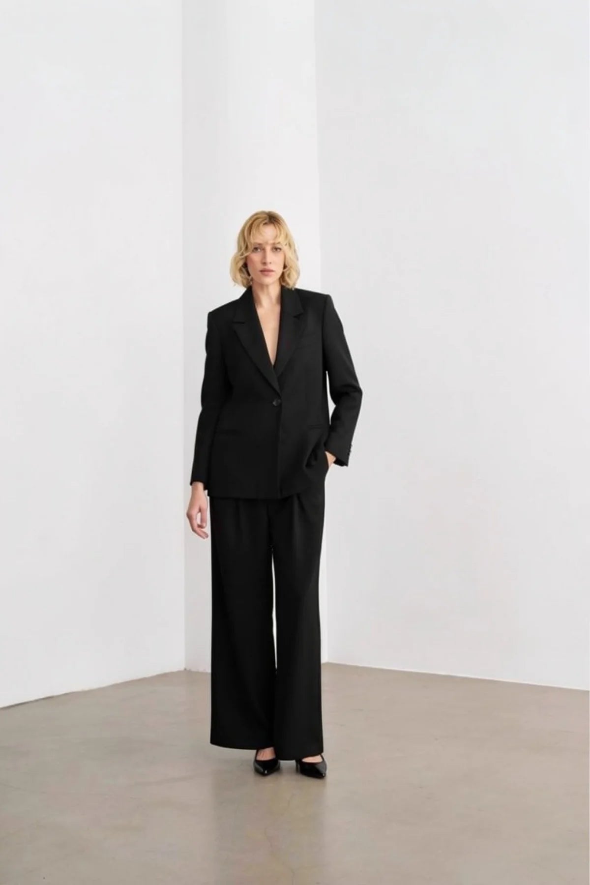 Black Oversized Suit – Backless Blazer