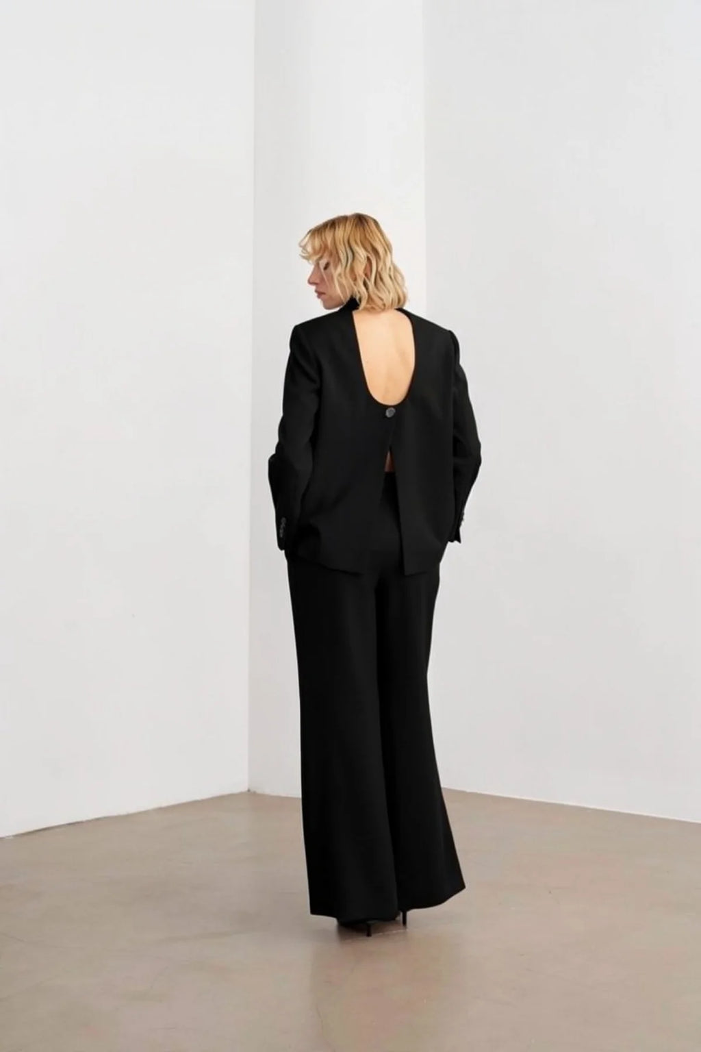 Black Oversized Suit – Backless Blazer