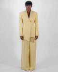 Tailleur Jaune Pâle — Blazer Asymétrique Col V & Pantalon Large