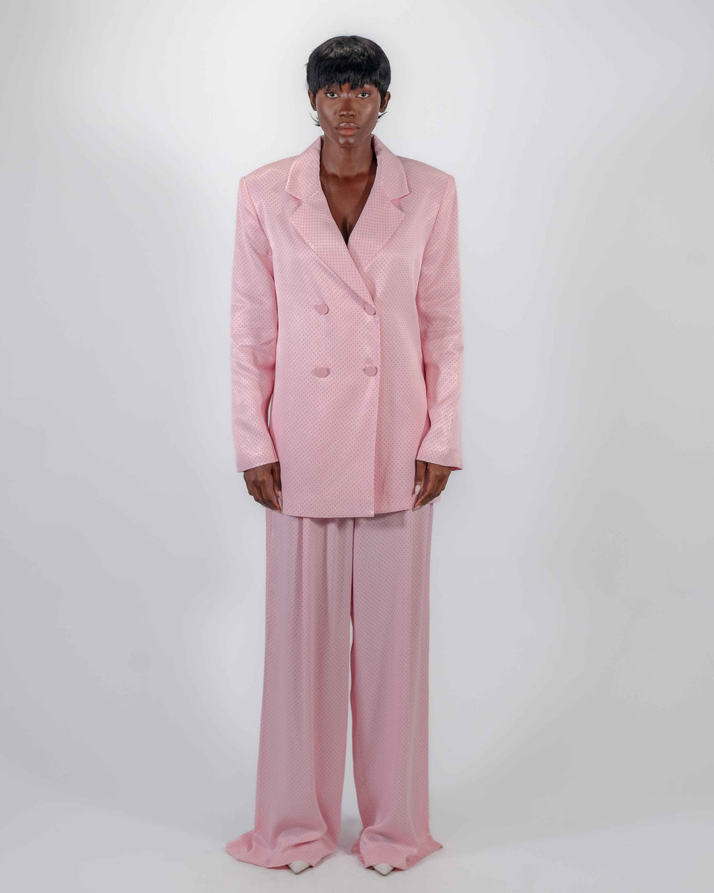 Tailleur Rose à Pois — Blazer Satiné Double Boutonnage & Pantalon Large CHEEYA