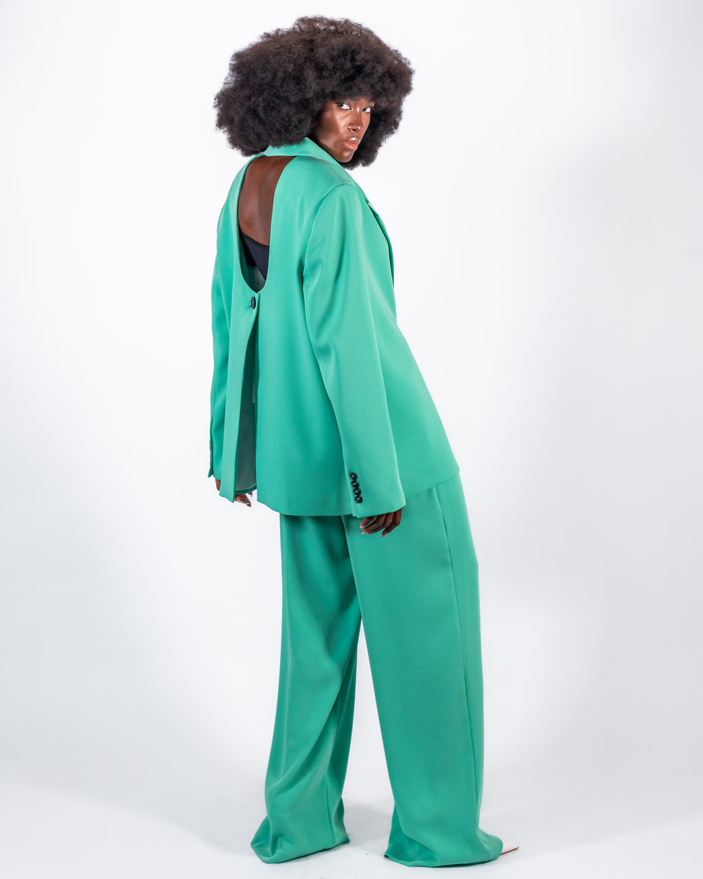 Tailleur Dos Nu Vert Émeraude — Blazer Open Back & Pantalon Large