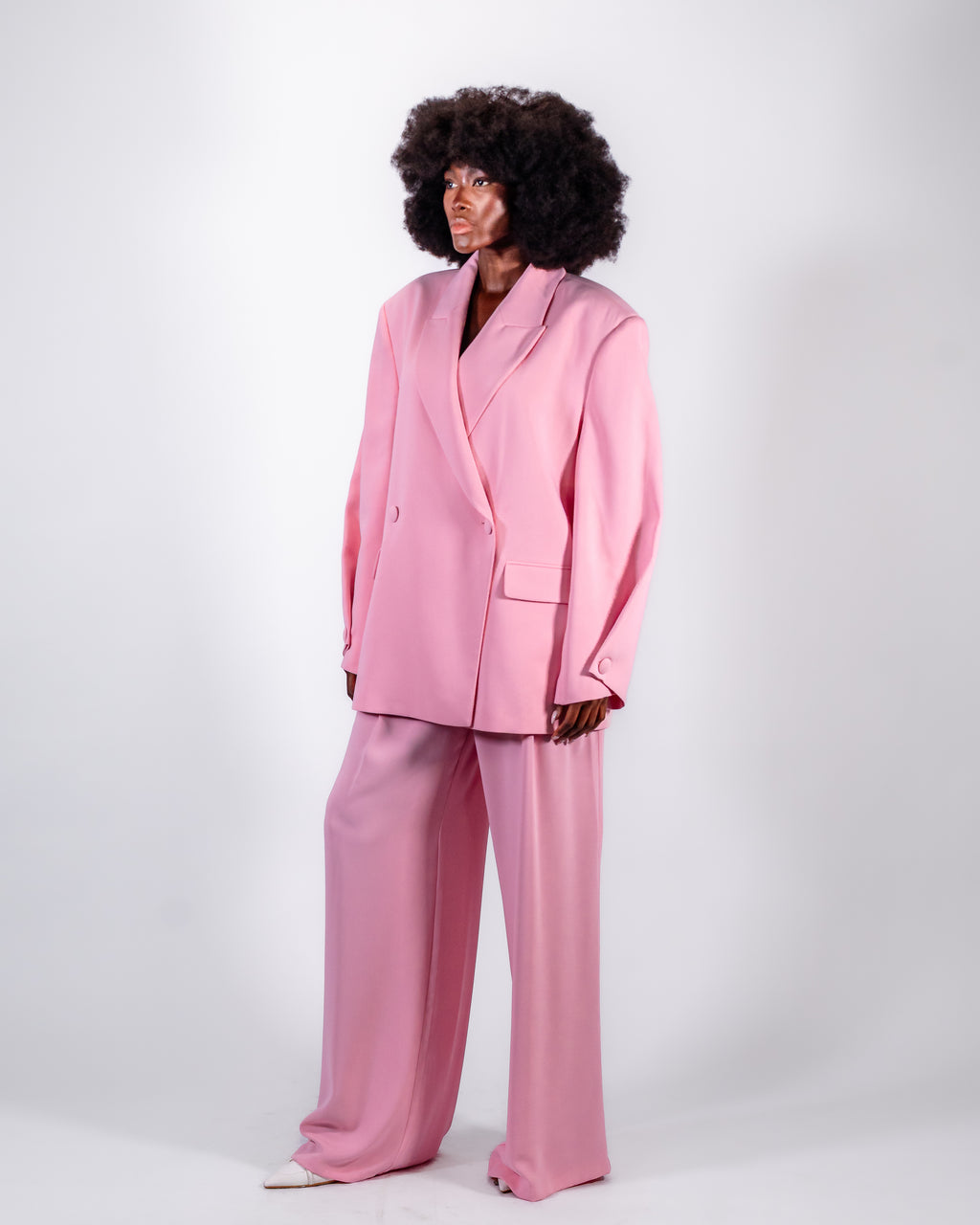 Traje oversize rosa — Blazer de doble botonadura y pantalón ancho CHEEYA