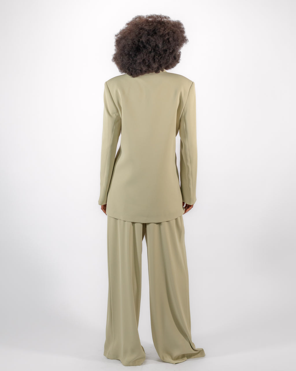 Tailleur Cintré Vert Sauge — Blazer Double Boutonnage & Pantalon Large CHEEYA
